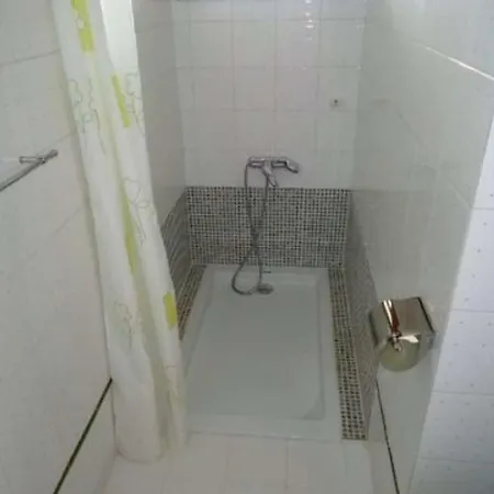 Sleeps 2 Wifi T691490 * Tahiche